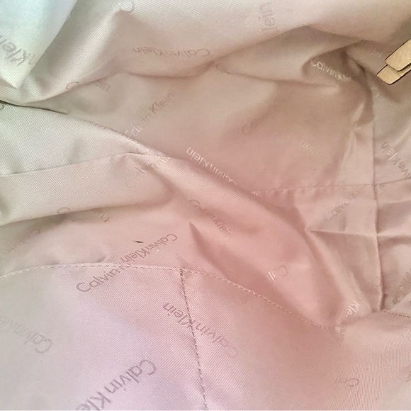 Calvin Klein Beige Angelina soft pebbled leather hand/shoulder, crossbody hobo. - Picture 5 of 13